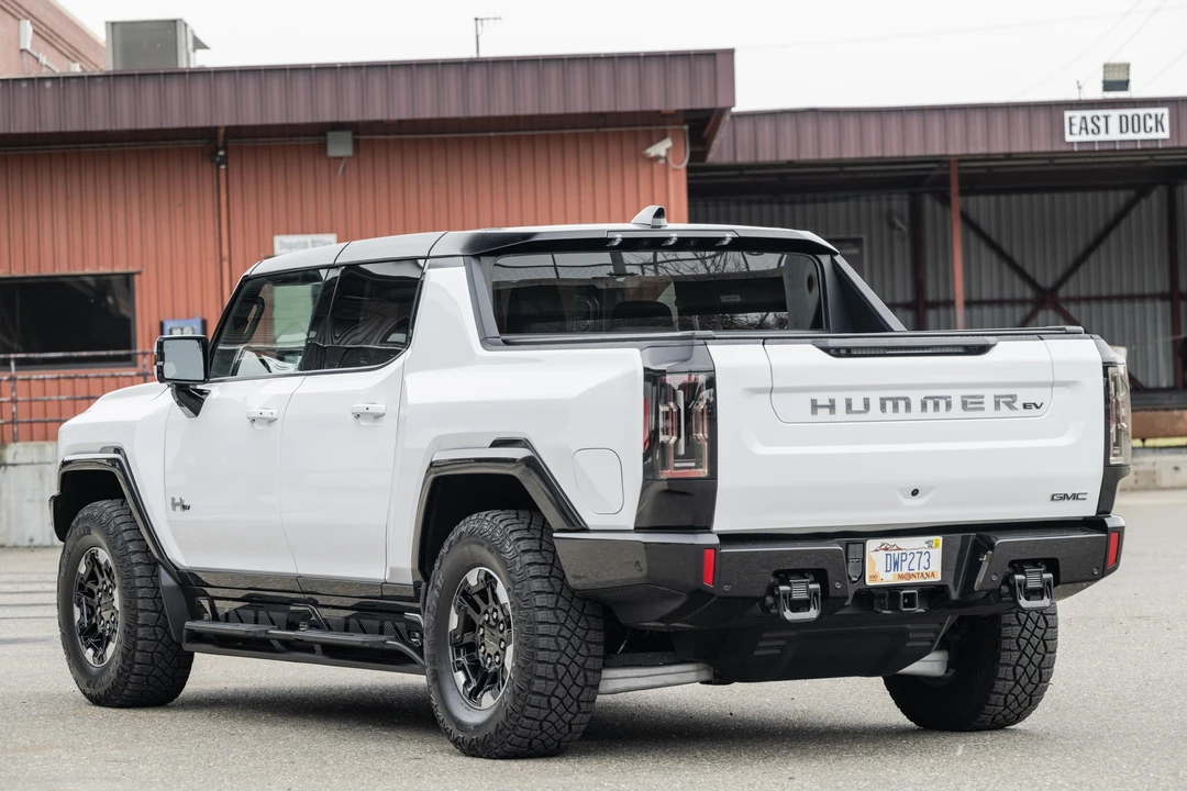 2022 GMC Hummer EV - Image 19 of 31