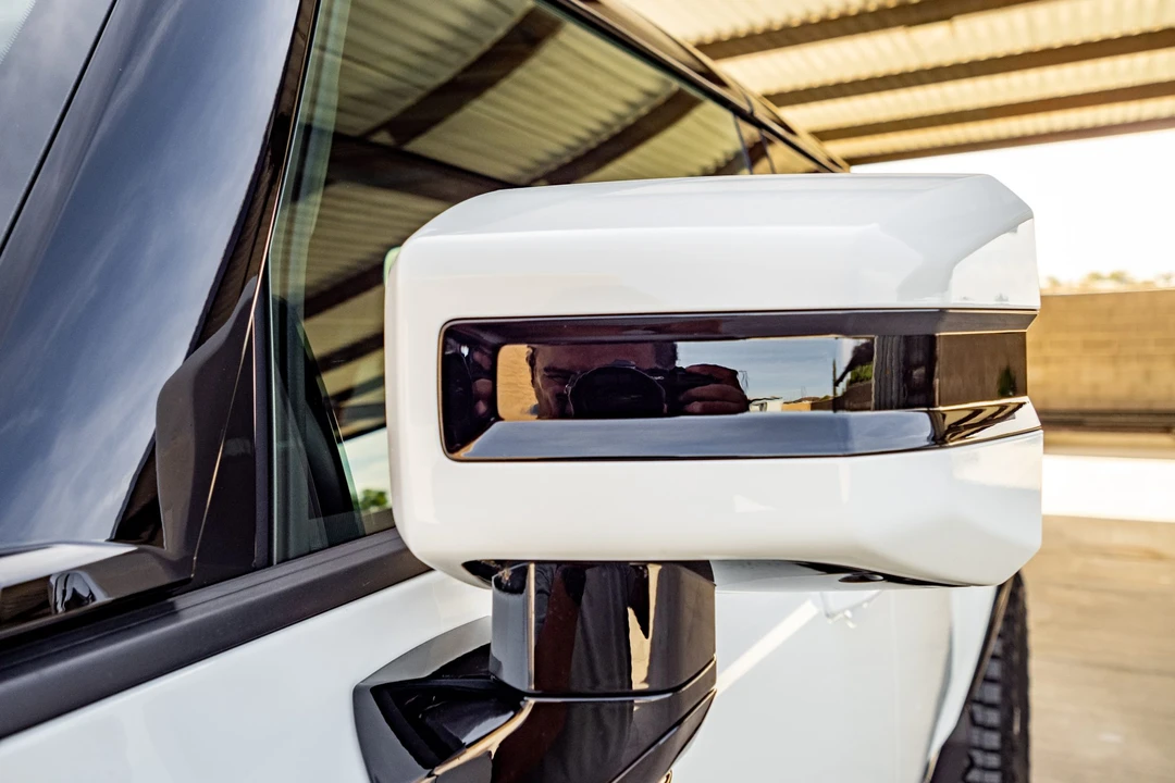 2022 GMC Hummer EV - Image 22 of 31