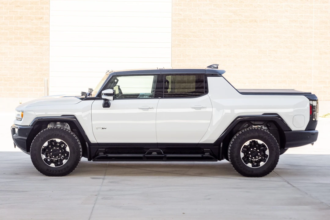 2022 GMC Hummer EV - Image 2 of 31