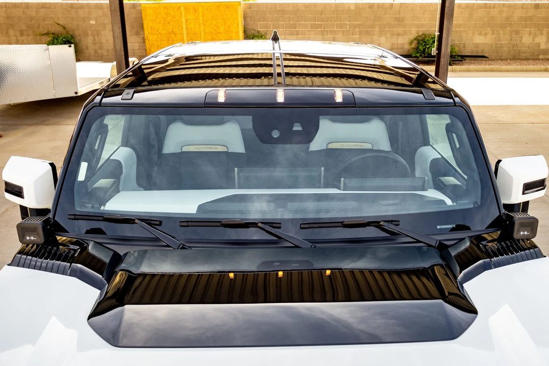 2022 GMC Hummer EV - Image 13 of 31
