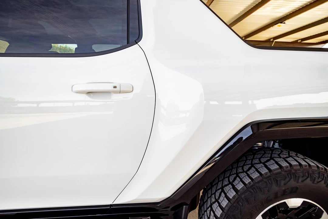 2022 GMC Hummer EV - Image 30 of 31