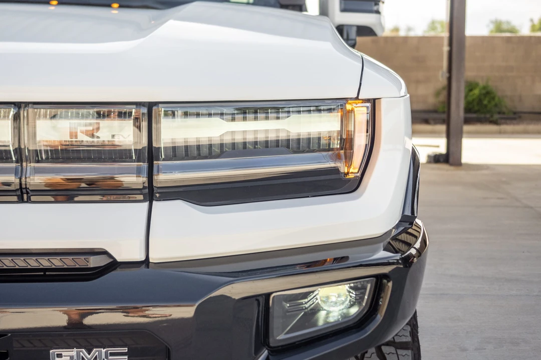 2022 GMC Hummer EV - Image 20 of 31