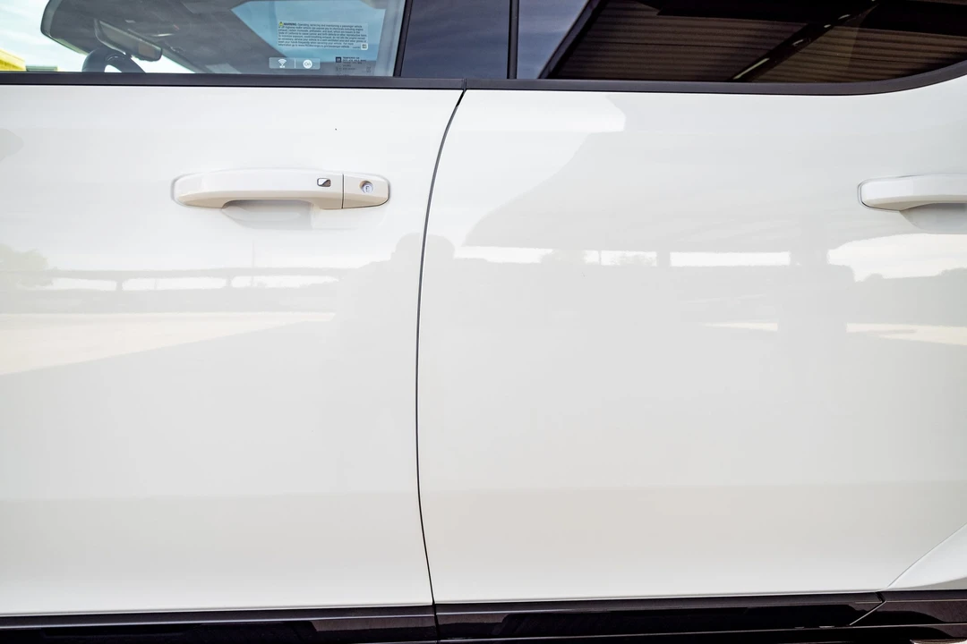 2022 GMC Hummer EV - Image 29 of 31