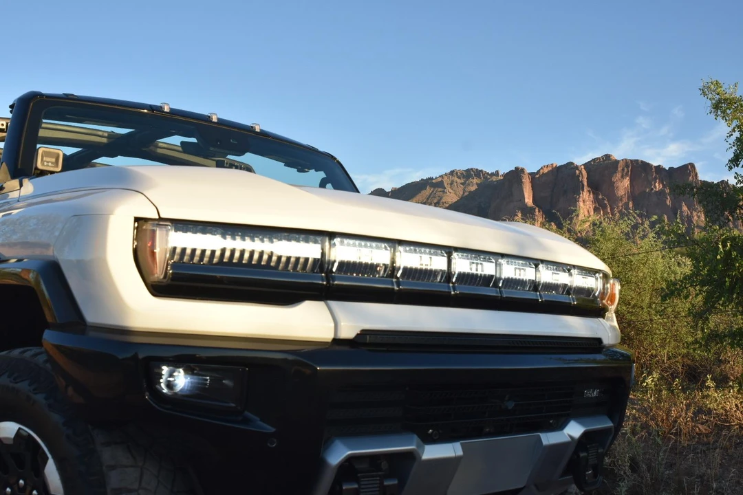 2022 GMC Hummer EV - Image 30 of 31