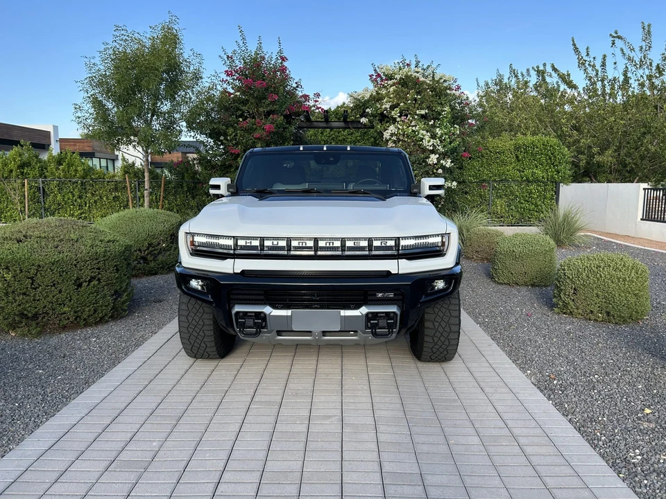 2022 GMC Hummer EV - Image 2 of 31
