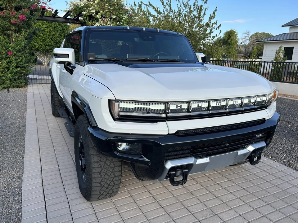 2022 GMC Hummer EV - Image 4 of 31