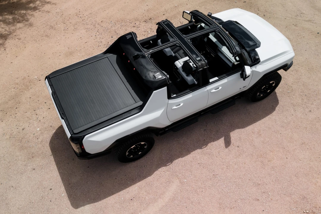 2022 GMC Hummer EV - Image 31 of 31