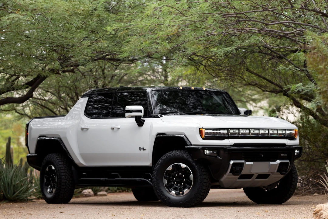 2022 GMC Hummer EV - Image 4 of 31