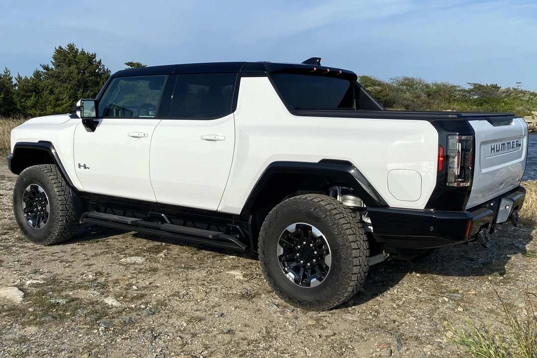2022 GMC Hummer EV - Image 4 of 8