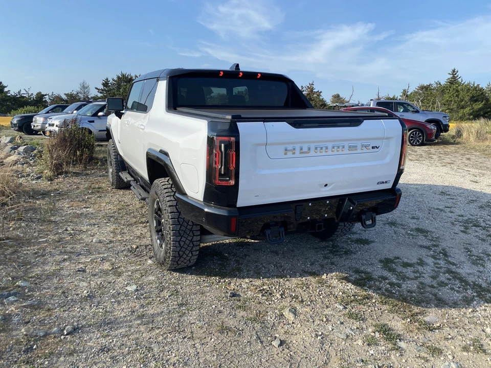 2022 GMC Hummer EV - Image 7 of 8