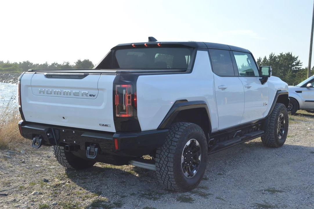 2022 GMC Hummer EV - Image 8 of 8
