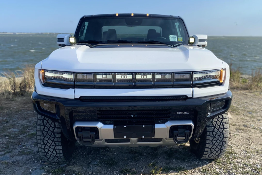2022 GMC Hummer EV - Image 2 of 8