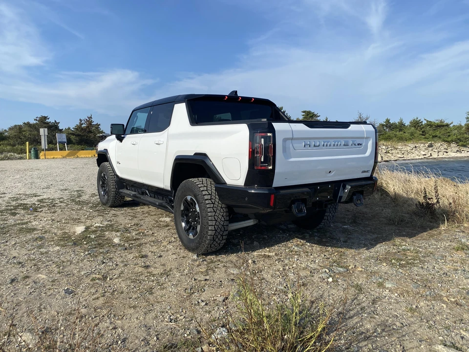 2022 GMC Hummer EV - Image 6 of 8
