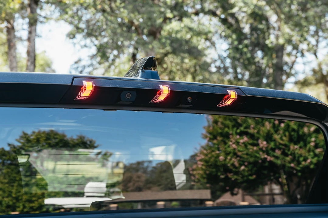 2022 GMC Hummer EV - Image 30 of 31