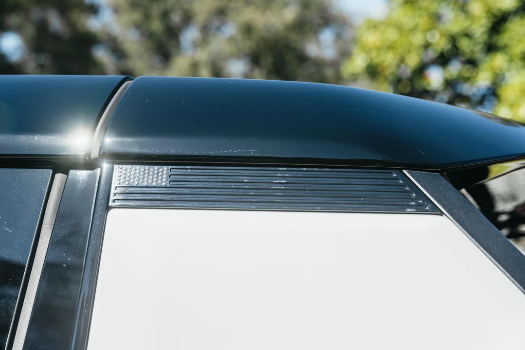 2022 GMC Hummer EV - Image 27 of 31