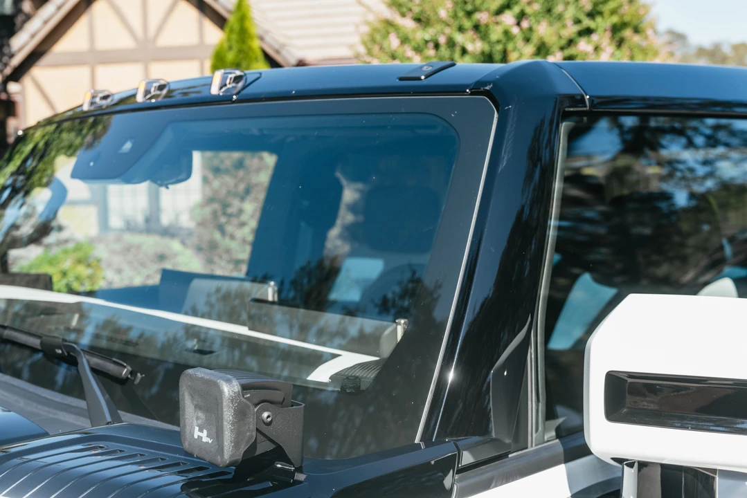 2022 GMC Hummer EV - Image 17 of 31