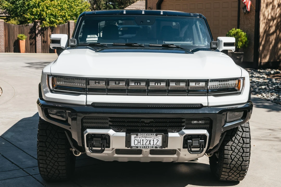 2022 GMC Hummer EV - Image 2 of 31