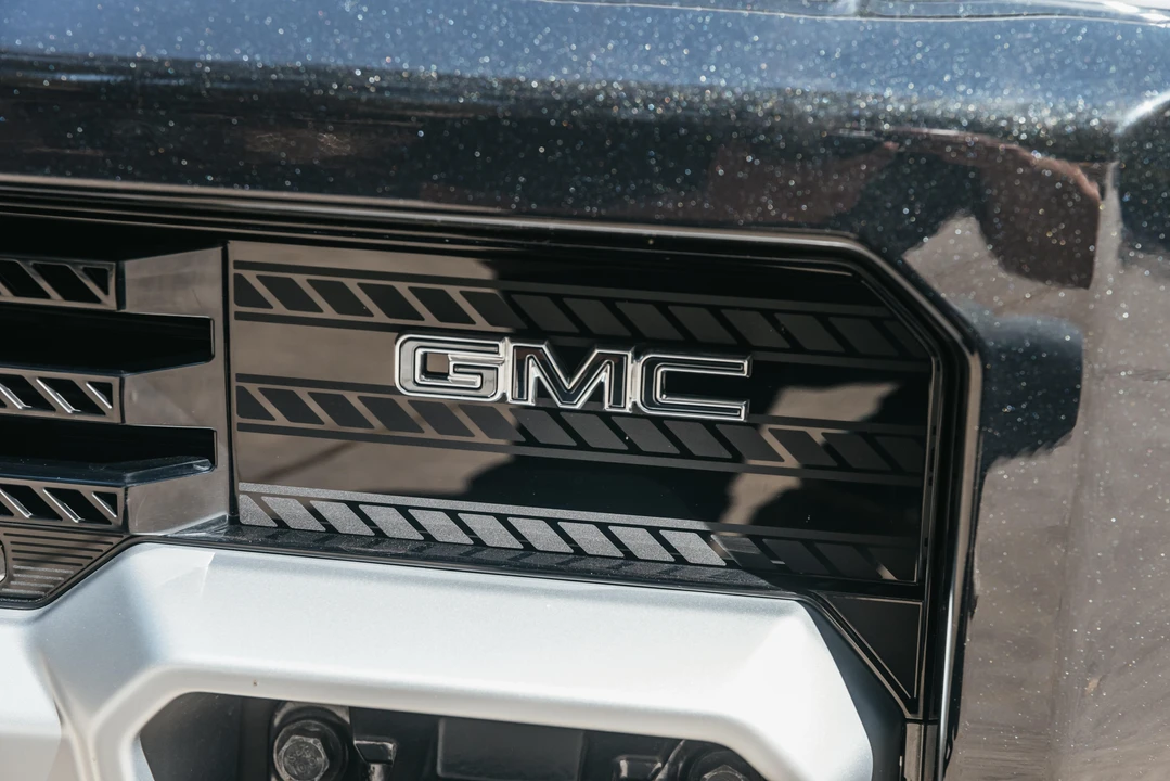 2022 GMC Hummer EV - Image 13 of 31
