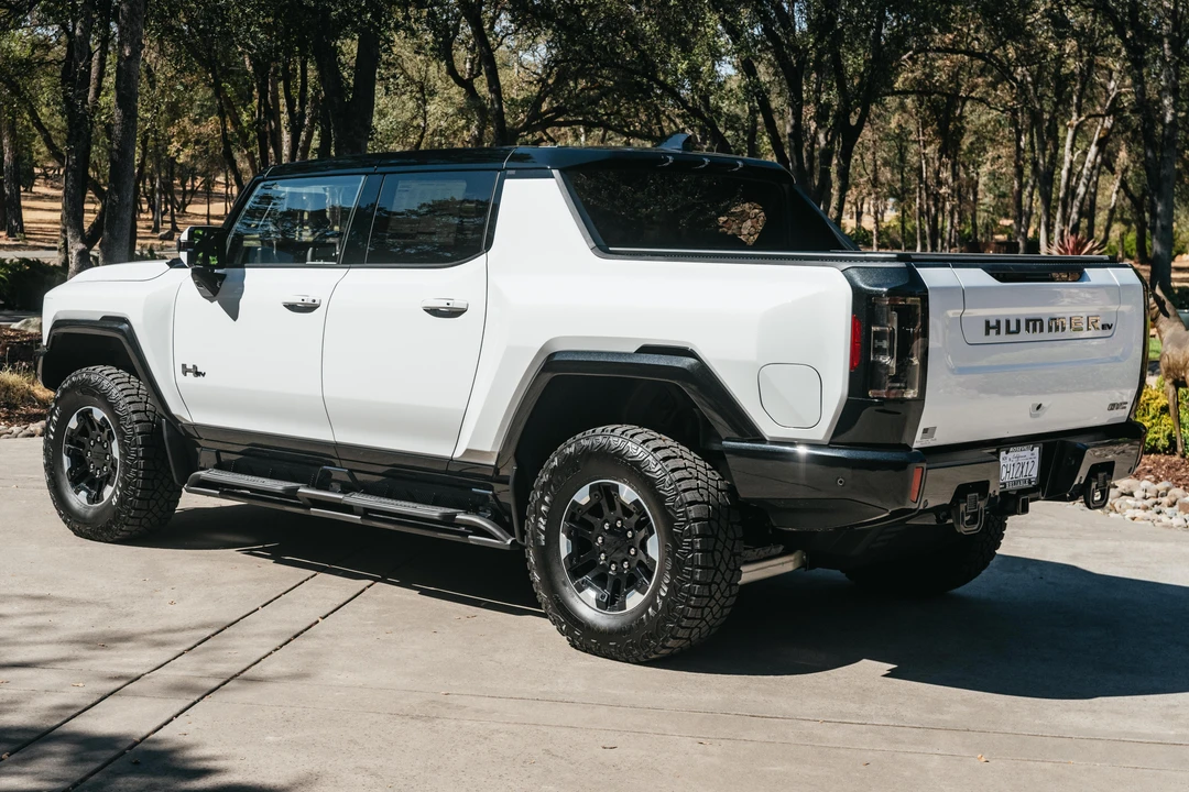 2022 GMC Hummer EV - Image 4 of 31