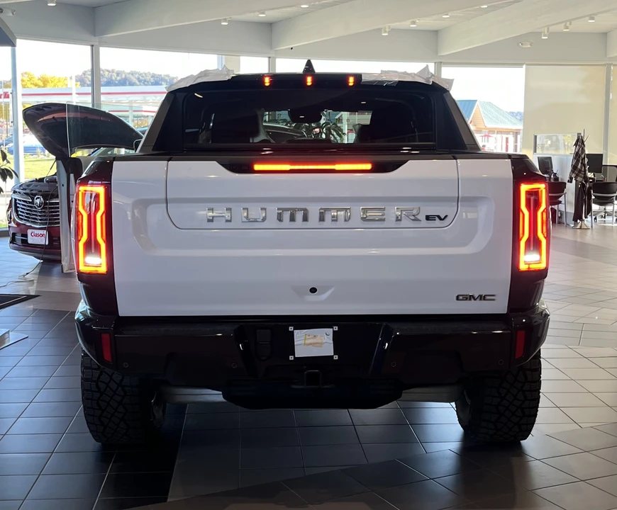 2022 GMC Hummer EV - Image 10 of 31