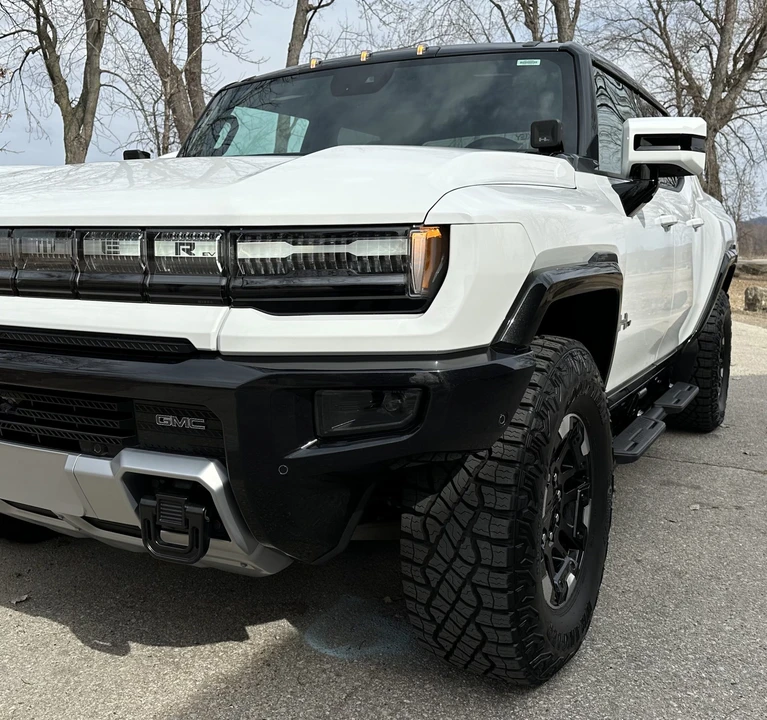 2022 GMC Hummer EV - Image 18 of 31