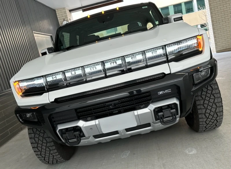 2022 GMC Hummer EV - Image 16 of 31