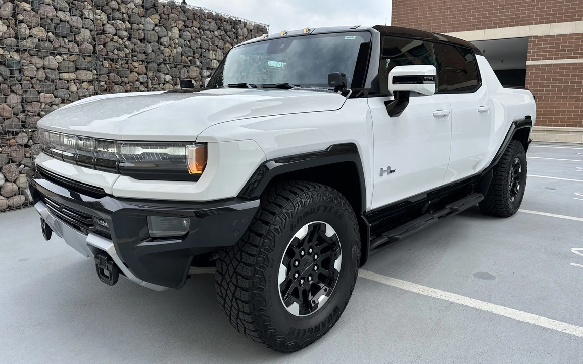 2022 GMC Hummer EV - Image 3 of 31