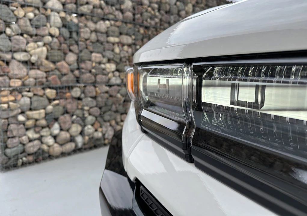 2022 GMC Hummer EV - Image 17 of 31