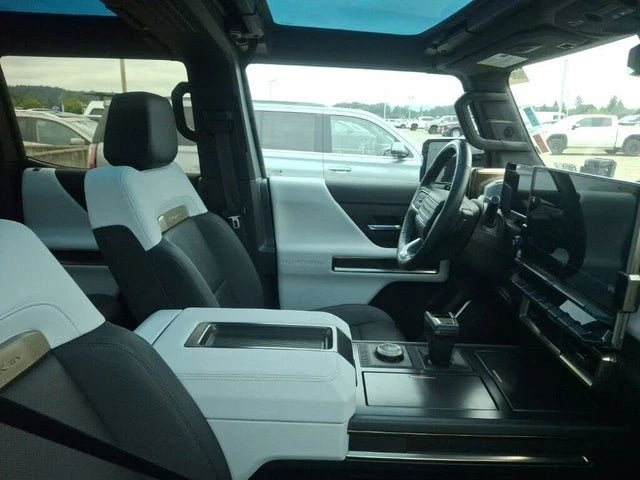 2022 GMC Hummer EV - Image 12 of 14