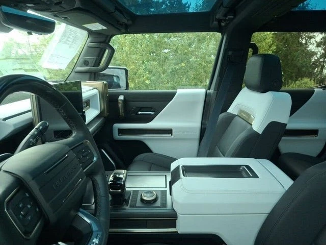 2022 GMC Hummer EV - Image 10 of 14