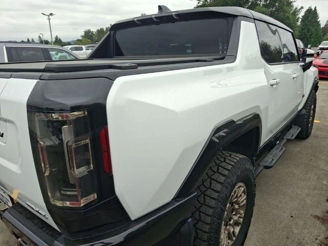 2022 GMC Hummer EV - Image 6 of 14