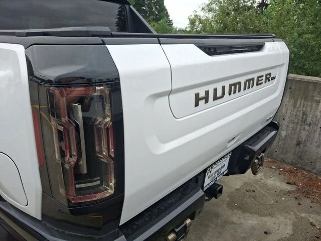 2022 GMC Hummer EV - Image 8 of 14