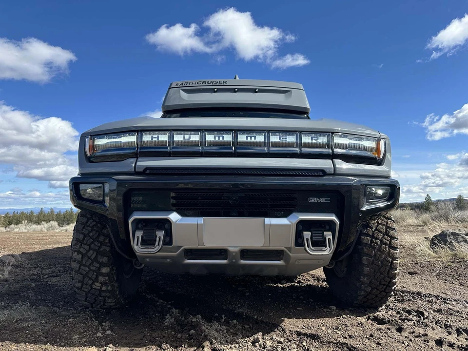 2022 GMC Hummer EV - Image 4 of 31