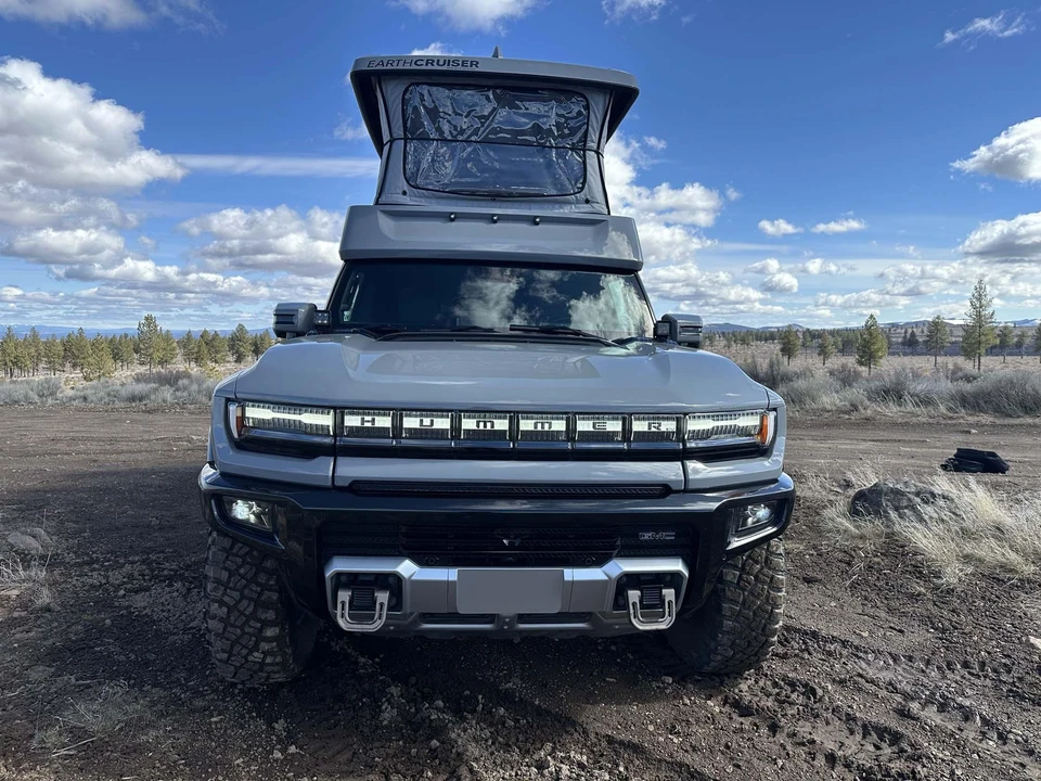 2022 GMC Hummer EV - Image 24 of 31