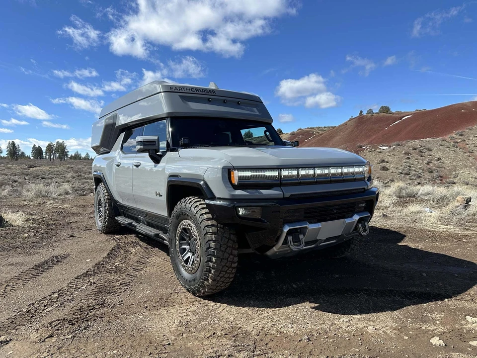 2022 GMC Hummer EV - Image 6 of 31