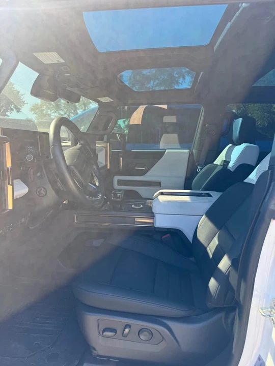 2022 GMC Hummer EV - Image 6 of 12