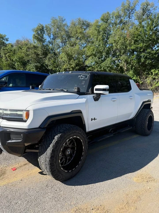 2022 GMC Hummer EV - Image 3 of 12