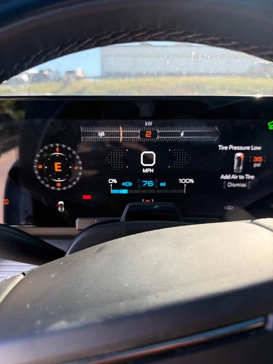 2022 GMC Hummer EV - Image 9 of 12