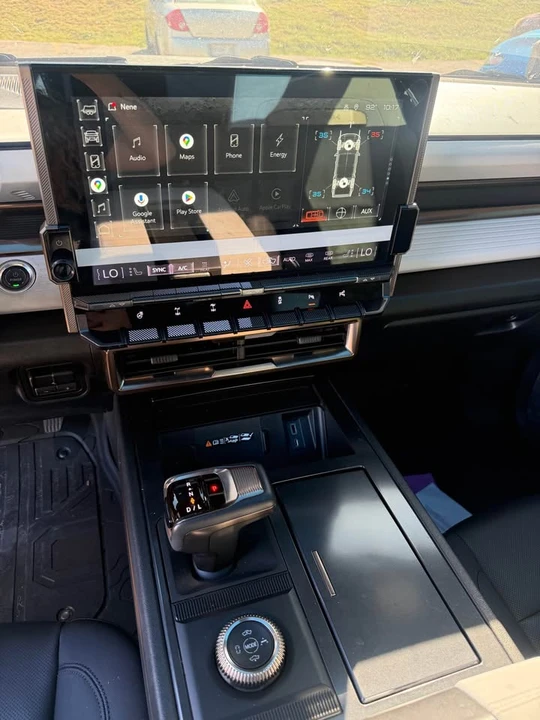 2022 GMC Hummer EV - Image 7 of 12