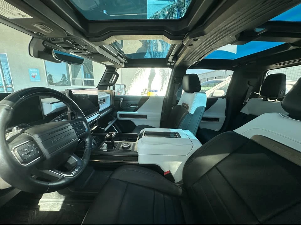 2022 GMC Hummer EV - Image 4 of 5