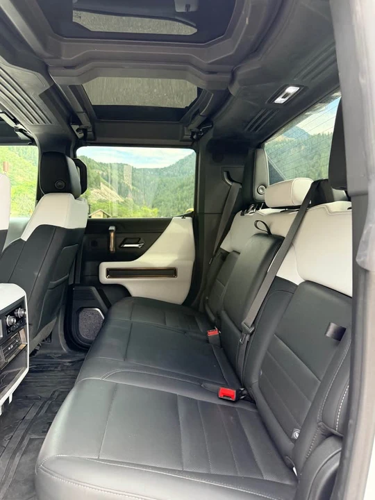 2022 GMC Hummer EV - Image 5 of 9