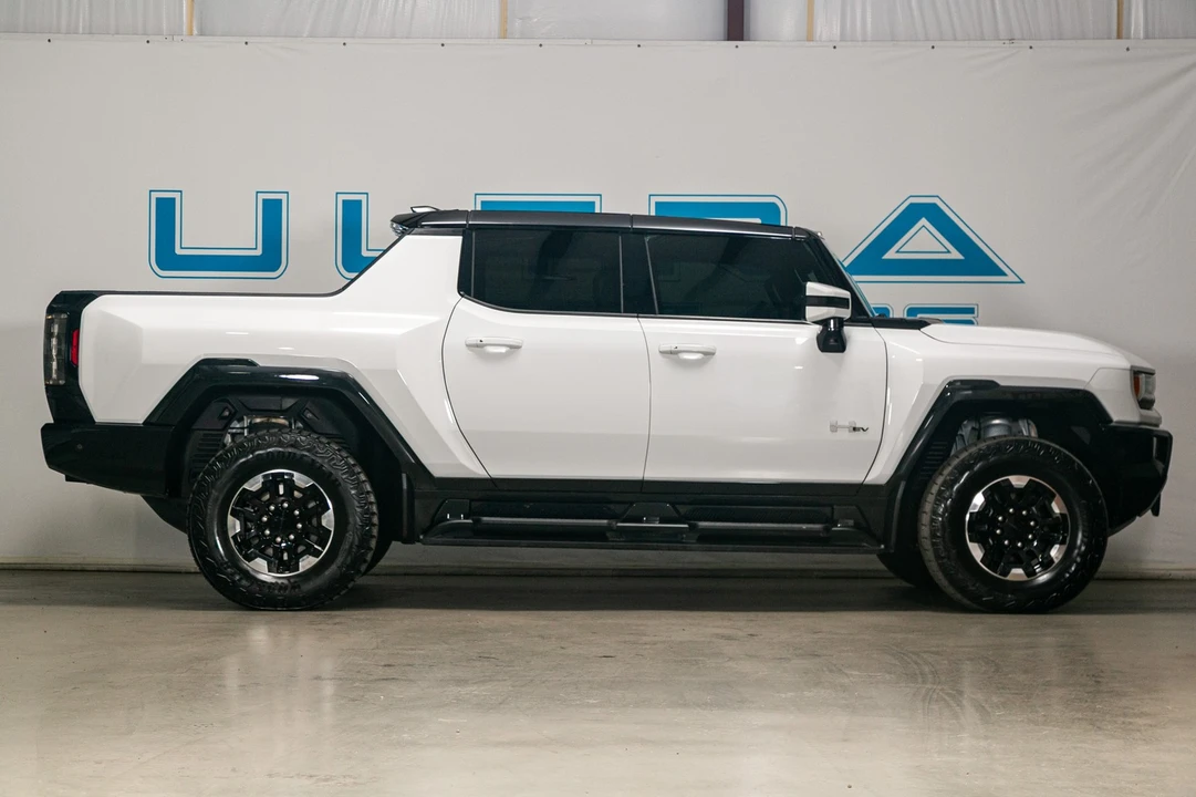 2022 GMC Hummer EV - Image 18 of 21