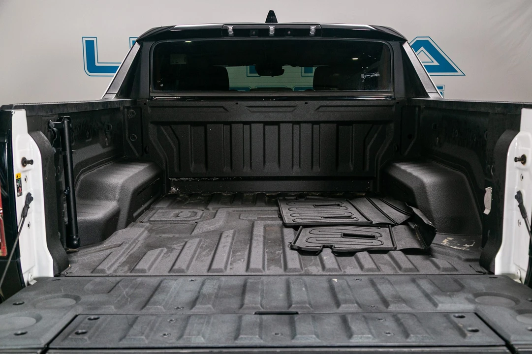 2022 GMC Hummer EV - Image 21 of 21