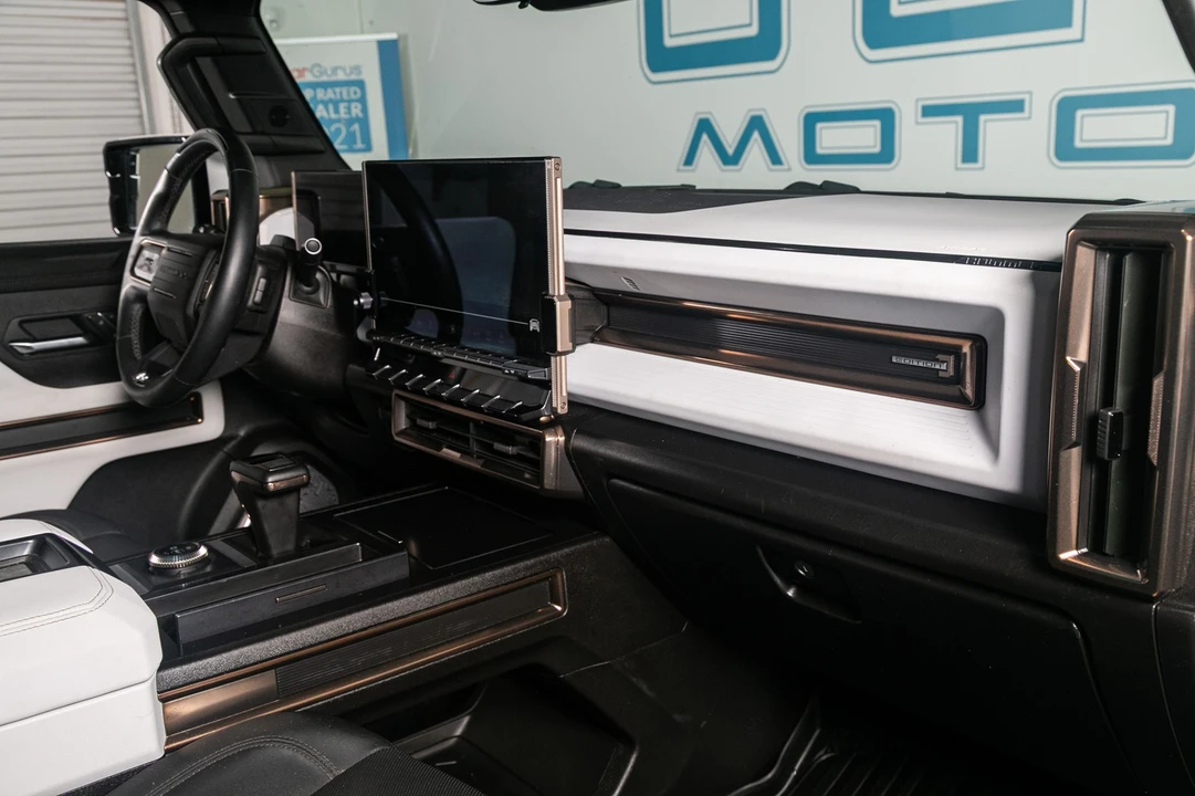 2022 GMC Hummer EV - Image 8 of 21
