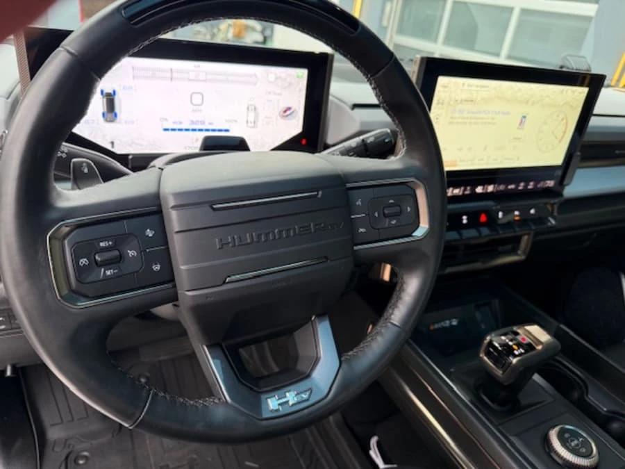 2022 GMC Hummer EV - Image 8 of 10