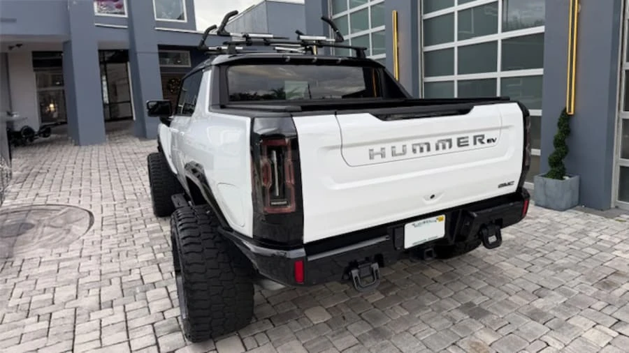 2022 GMC Hummer EV - Image 7 of 10