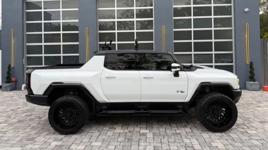 2022 GMC Hummer EV - Image 2 of 10