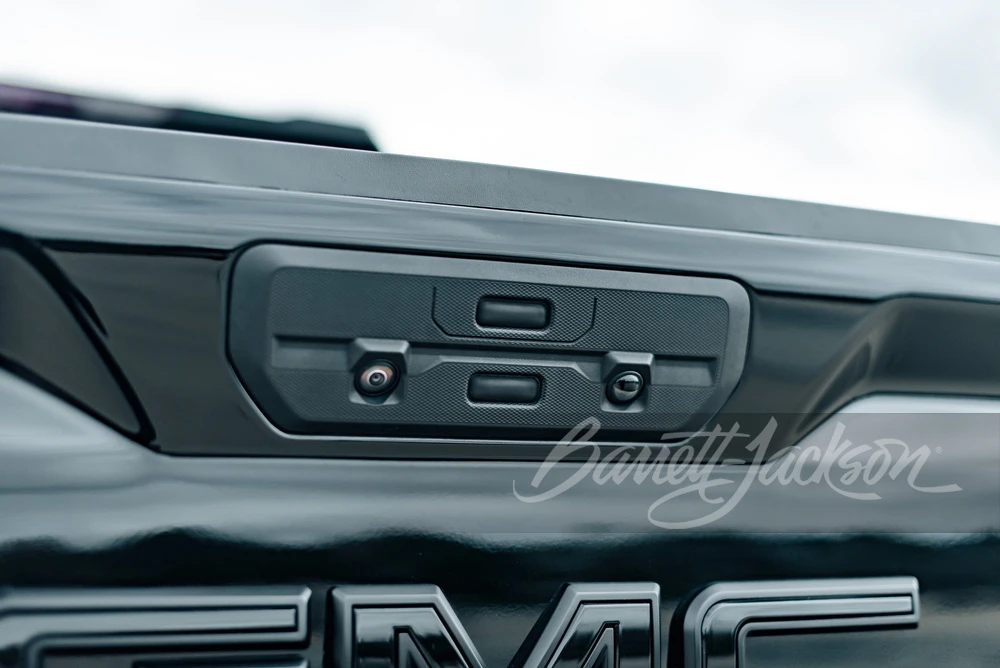 2022 GMC Sierra 5th Gen - Image 14 of 31