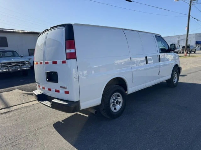 2022 GMC Savana - Image 5 of 12