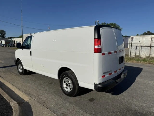 2022 GMC Savana - Image 4 of 12